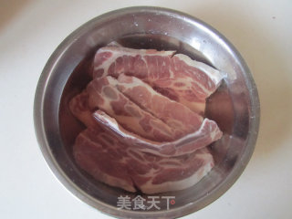 黑椒牛仔骨的做法步骤：1