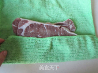 黑椒牛仔骨的做法步骤：2