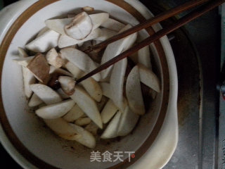 猪肚煲鸡的做法步骤：1