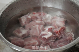 醇厚的幸福滋味——红烧排骨的做法步骤：2