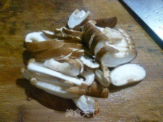 香菇炒天菜的做法步骤：4