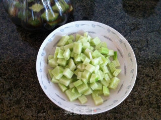 萝卜虾米炖豆腐的做法步骤：1
