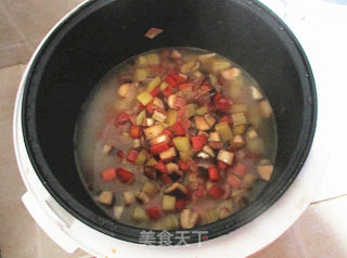 让人食欲大开的焖饭——培根三丁焖饭的做法步骤：5
