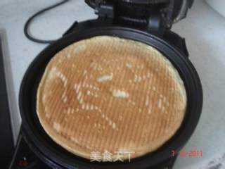 肉肠鸡蛋卷的做法步骤：2