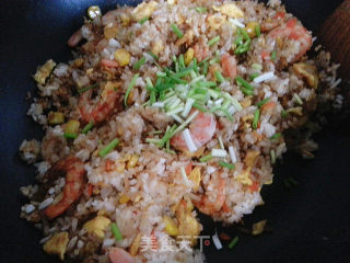 家庭制作虾仁玉米炒饭的做法步骤：16