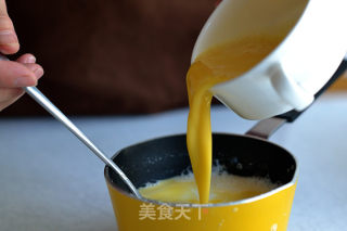 萌萌的奶瓶焦糖布丁的做法步骤：2