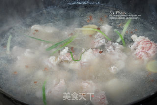暖身暖心-牛骨萝卜汤的做法步骤：2