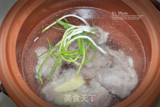 暖身暖心-牛骨萝卜汤的做法步骤：4