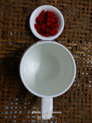 每日一杯四季养颜茶的做法步骤：3