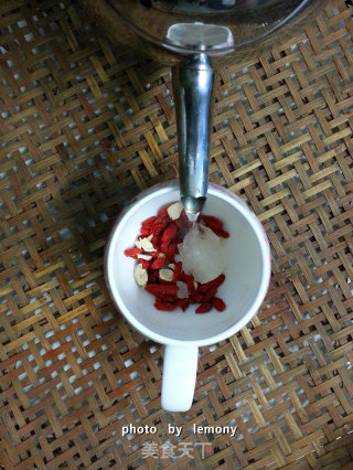 每日一杯四季养颜茶的做法步骤：6