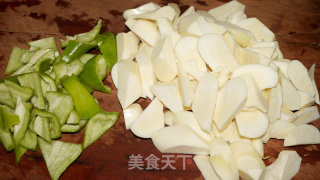炒茭白尖椒的做法步骤：2