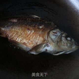 葱烤鲫鱼的做法步骤：4