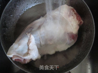 懒人版电压力锅一键式——香辣酱牛肉的做法步骤：1