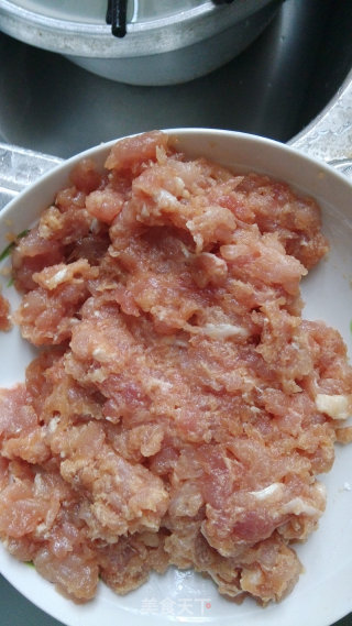 肉末烧茄子的做法步骤：2