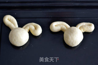 让生活更有趣，可爱的兔子面包的做法步骤：7
