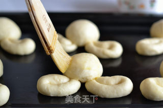 让生活更有趣，可爱的兔子面包的做法步骤：8