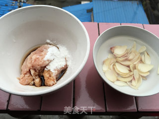 豆酱百合秋葵的做法步骤：1