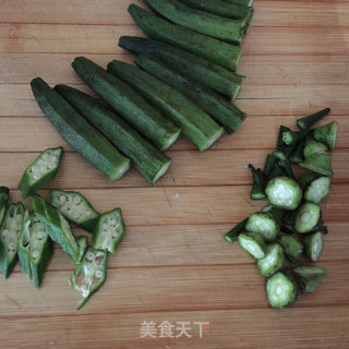 豆酱百合秋葵的做法步骤：2