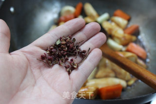 下饭好滋味——杏鲍菇烧胡萝卜的做法步骤：8