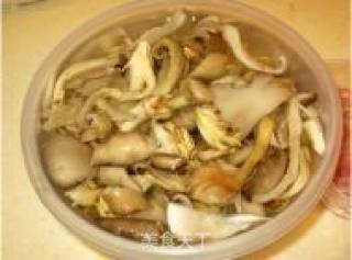 鸡土从菌小炒的做法步骤：2