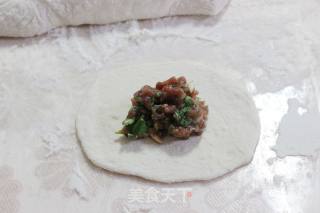 鲜嫩多汁的牛肉馅饼的做法步骤：4