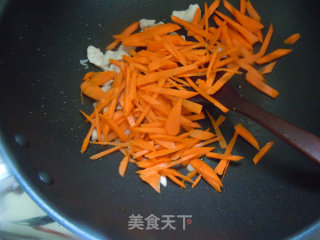 养生不可少菌类--杏鲍菇炒胡萝卜的做法步骤：5