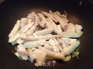 清炒木薯 简易家常菜的做法步骤：3