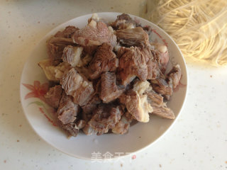 番茄牛腩面的做法步骤：2