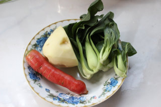 一个人的午餐也可以有滋有味——红烧牛肉面的做法步骤：2