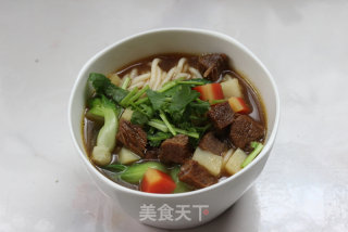 一个人的午餐也可以有滋有味——红烧牛肉面的做法步骤：12