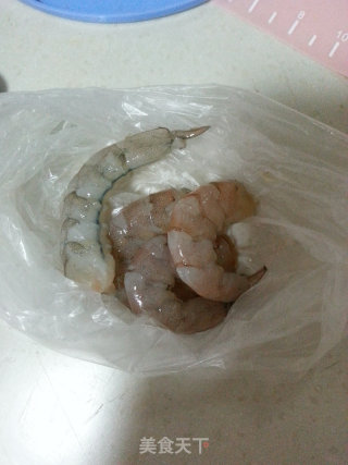 冬瓜虾仁肉丸汤的做法步骤：2