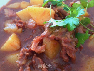 【子璇家】咖喱土豆煮牛肉的做法步骤：4