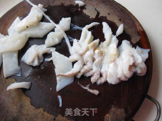 墨鱼鲜汤的做法步骤：2