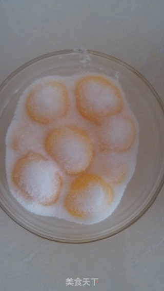 豆沙莲蓉月饼的做法步骤：1