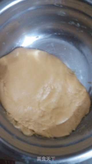 豆沙莲蓉月饼的做法步骤：6