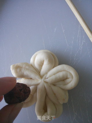 枣花馒头的做法步骤：7