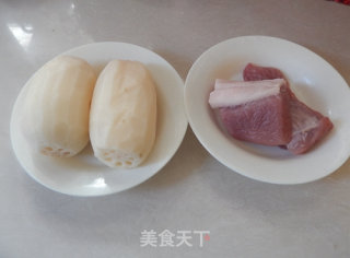 肉末藕丁的做法步骤：1