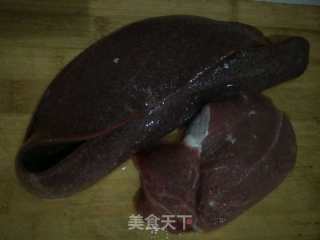 冬之炖品---沙参玉竹炖瘦肉的做法步骤：1