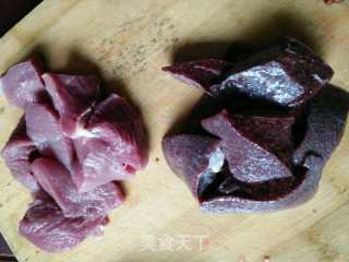 冬之炖品---沙参玉竹炖瘦肉的做法步骤：3