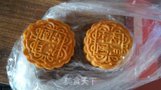 豆沙莲蓉月饼的做法步骤：15
