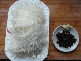 豆豉萝卜丝的做法步骤：1