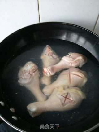 卤鸡腿的做法步骤：3