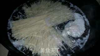鸡蛋肉酱汤面的做法步骤：3