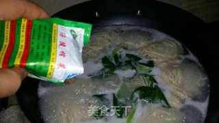 鸡蛋肉酱汤面的做法步骤：6