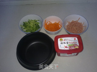 石锅拌饭的做法步骤：1