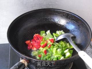 彩椒炒黑豆的做法步骤：3