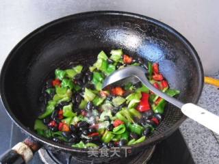 彩椒炒黑豆的做法步骤：5