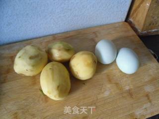 蛋黄焗薯丁的做法步骤：1