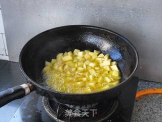 蛋黄焗薯丁的做法步骤：4