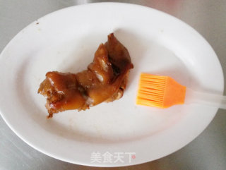 烤出来的美味滋补美容圣品——烤猪蹄的做法步骤：10